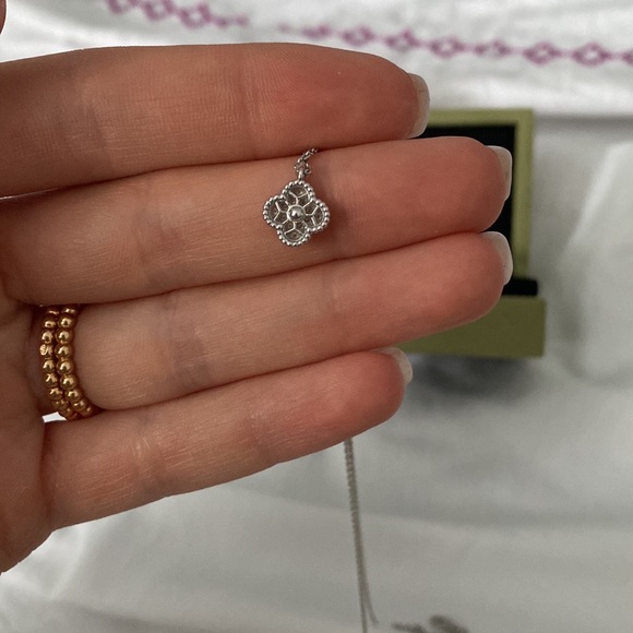 Authentic Sweet Alhambra Diamond Necklace - Picture 7 of 17